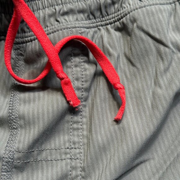 Lululemon Men's Athletic Lined 8" Shorts - Grey - Picture 5 of 8